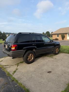 Black 2004 Jeep Grand Cherokee Laredo