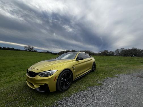Gold 2017 BMW M4 Base