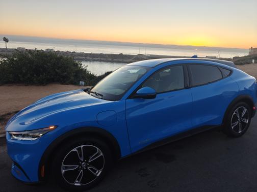 2022 Ford Mustang Mach-E Select