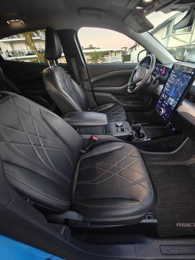 2022 Ford Mustang Mach-E Select