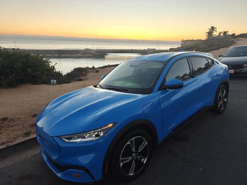 2022 Ford Mustang Mach-E Select