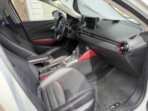 White 2017 Mazda CX-3 Touring