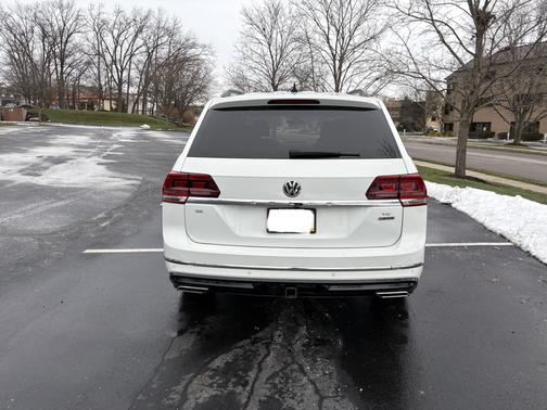 2020 Volkswagen Atlas 3.6L SE w/Technology R-Line