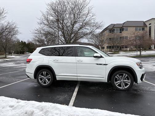 2020 Volkswagen Atlas 3.6L SE w/Technology R-Line