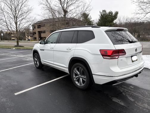 2020 Volkswagen Atlas 3.6L SE w/Technology R-Line