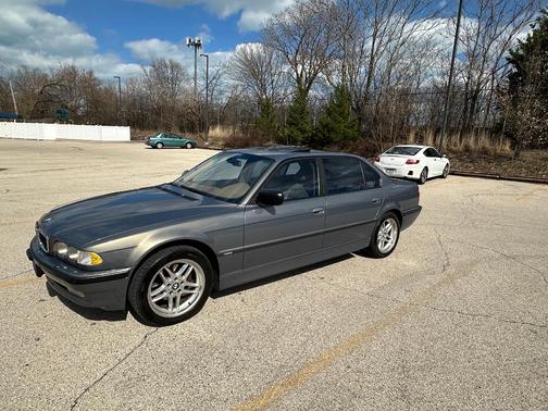 Gray 2001 BMW 740 iL