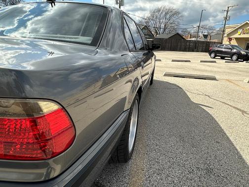Gray 2001 BMW 740 iL