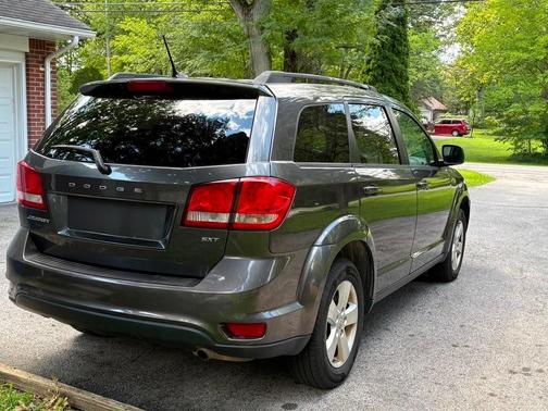 Gray 2017 Dodge Journey SXT