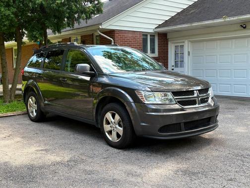 Gray 2017 Dodge Journey SXT