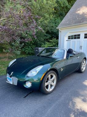 Green 2008 Pontiac Solstice Base
