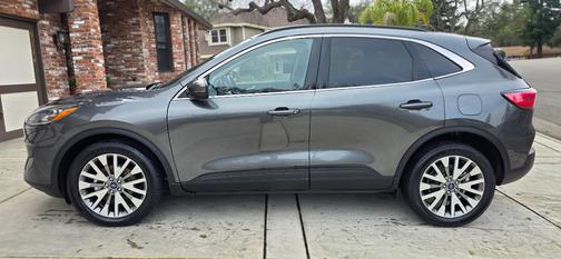 2020 Ford Escape Titanium Hybrid