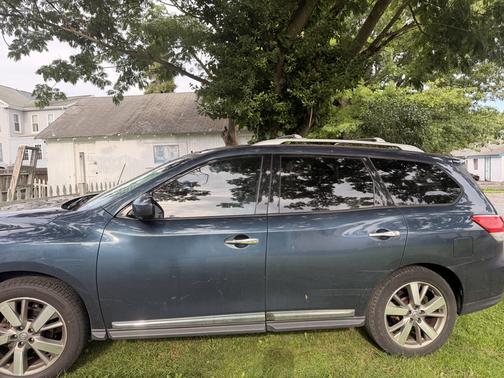 Blue 2013 Nissan Pathfinder Platinum