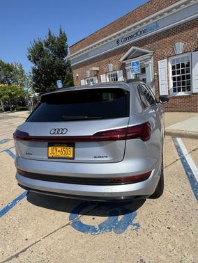2022 Audi e-tron Premium