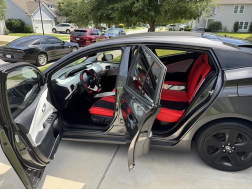 2016 Toyota Prius Four Touring