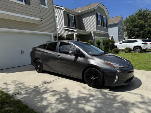 2016 Toyota Prius Four Touring