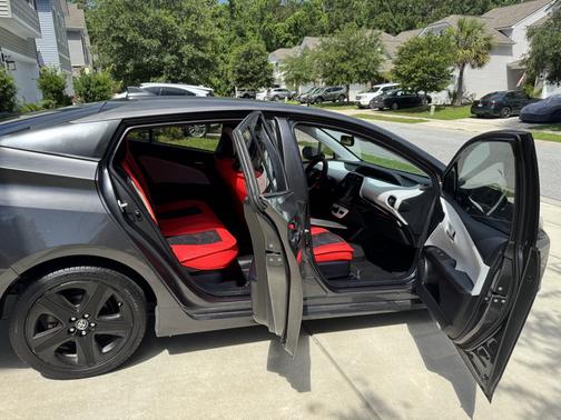 2016 Toyota Prius Four Touring