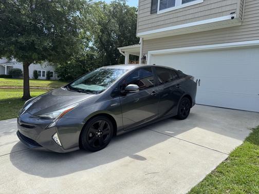 2016 Toyota Prius Four Touring