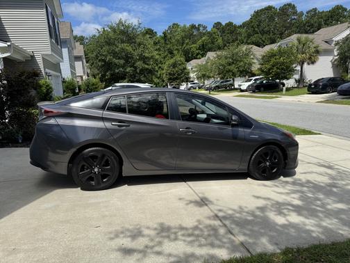 2016 Toyota Prius Four Touring