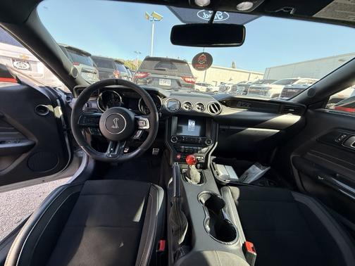 2016 Ford Shelby GT350 Base