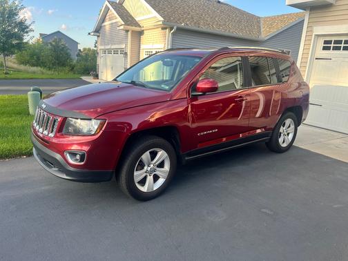 Red 2015 Jeep Compass Latitude