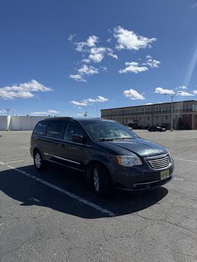 2014 Chrysler Town & Country Touring