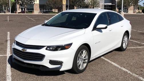 White 2018 Chevrolet Malibu LT