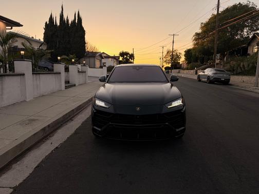 2020 Lamborghini Urus Base