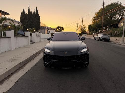 2020 Lamborghini Urus Base