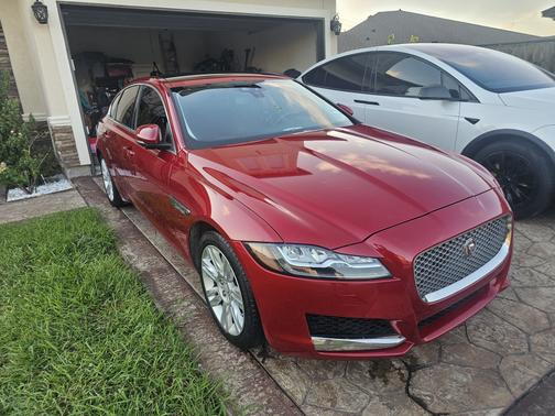 Red 2016 Jaguar XF 35t Premium