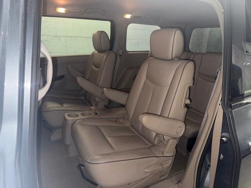 Gray 2012 Nissan Quest SL
