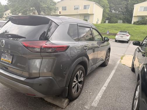 Gray 2021 Nissan Rogue SV
