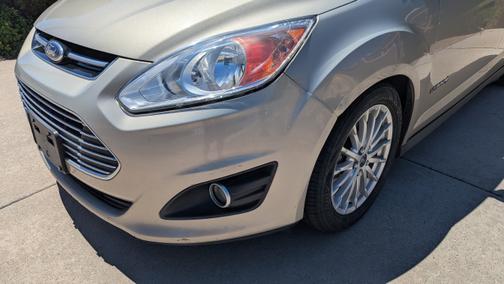 Beige 2015 Ford C-Max Hybrid SEL