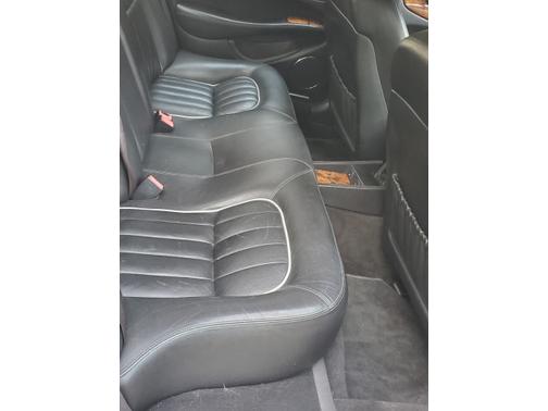2002 Jaguar XJ8 Base