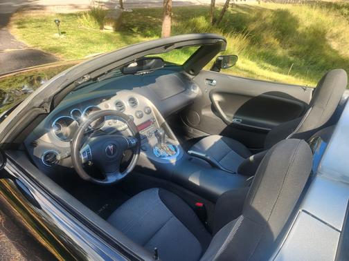 Black 2008 Pontiac Solstice GXP