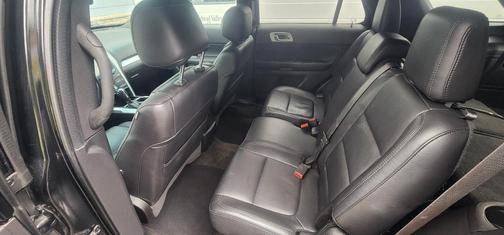 Black 2015 Ford Explorer XLT