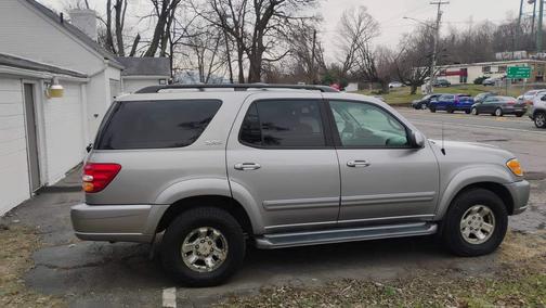 Silver 2003 Toyota Sequoia SR5