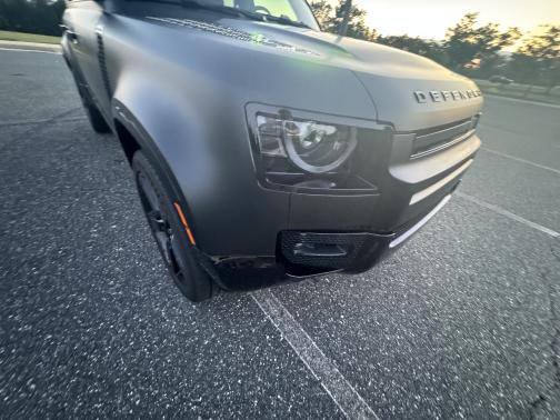 2025 Land Rover Defender 110 P400 X-Dynamic SE