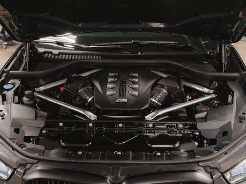 Gray 2024 BMW X5 M60i