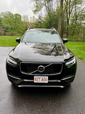 Black 2018 Volvo XC90 T6 Momentum