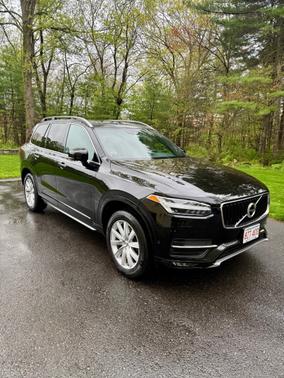 Black 2018 Volvo XC90 T6 Momentum
