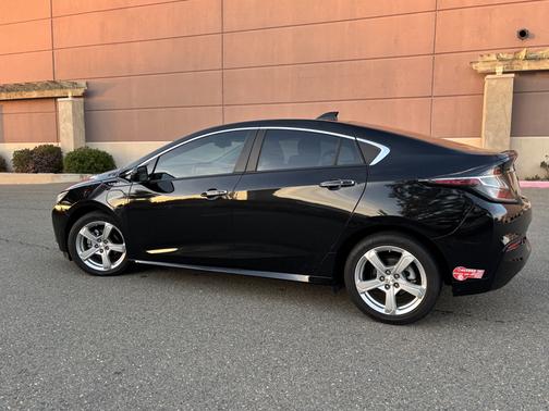 2017 Chevrolet Volt LT