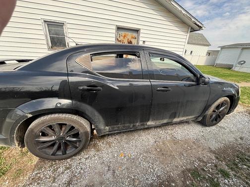 Black 2013 Dodge Avenger SXT