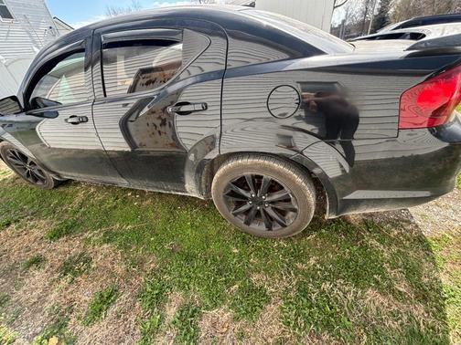 Black 2013 Dodge Avenger SXT