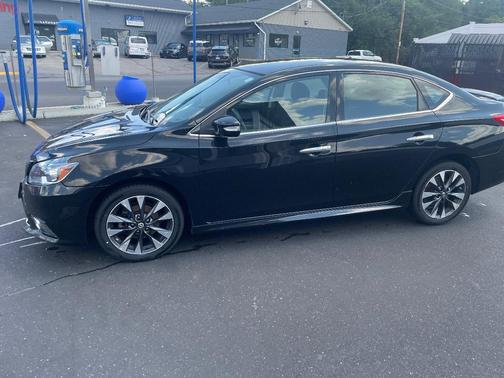 Black 2016 Nissan Sentra SR