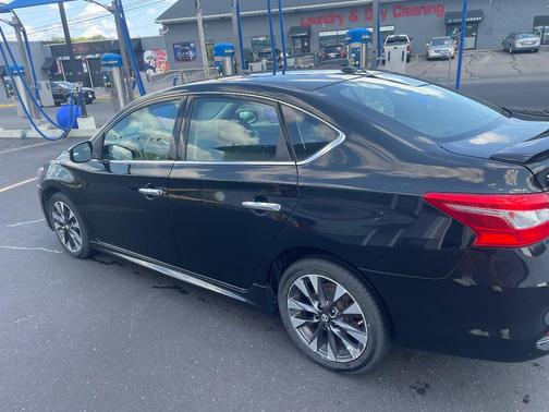 Black 2016 Nissan Sentra SR