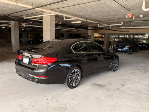 2019 BMW 530 i