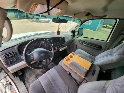 White 2006 Ford F-250 XLT SuperCab Super Duty