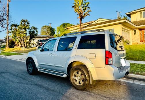 2011 Nissan Pathfinder SV