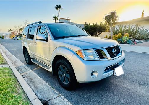 2011 Nissan Pathfinder SV