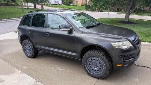 Black 2010 Volkswagen Touareg V6 TDI